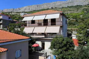  Apartments with a parking space Sumpetar, Omis - 951  Супетар